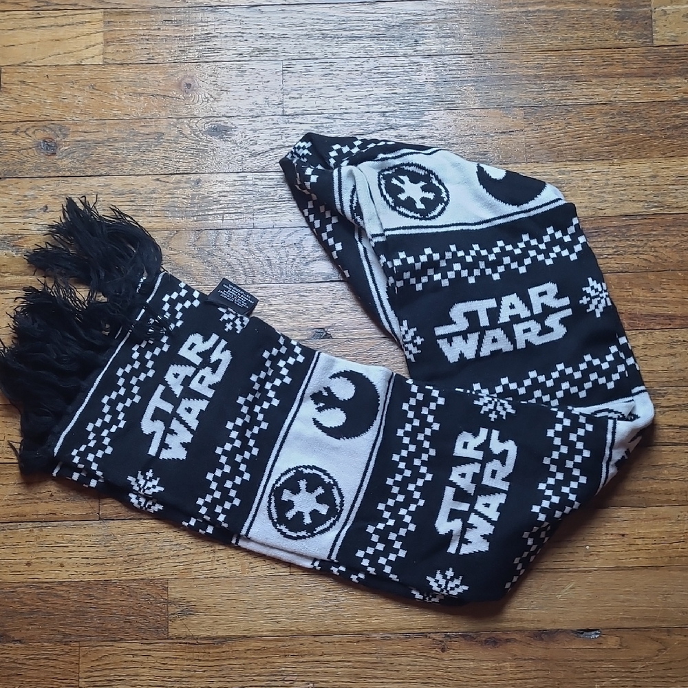 Star Wars Black and White Scarf